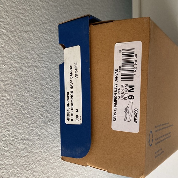 Keds Women’s Champion Navy Canvas Sneakers Size 9 - Picture 3 of 3